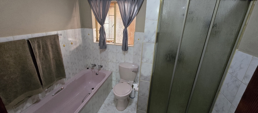 3 Bedroom Property for Sale in Geelhoutpark North West